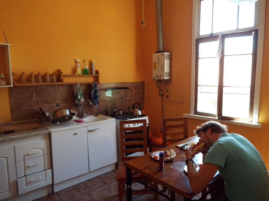 Hostal Casa Verde Limon บัลปาราอีโซ ภายนอก รูปภาพ