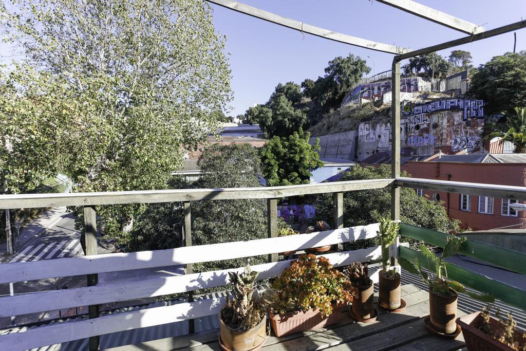Hostal Casa Verde Limon บัลปาราอีโซ ภายนอก รูปภาพ