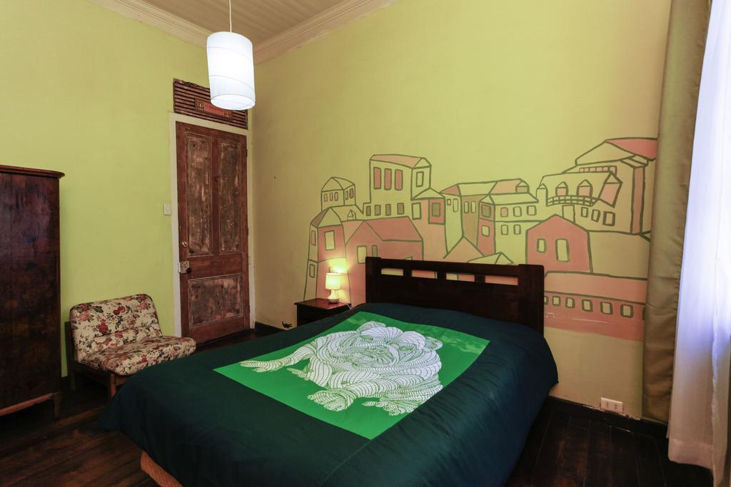 Hostal Casa Verde Limon บัลปาราอีโซ ภายนอก รูปภาพ