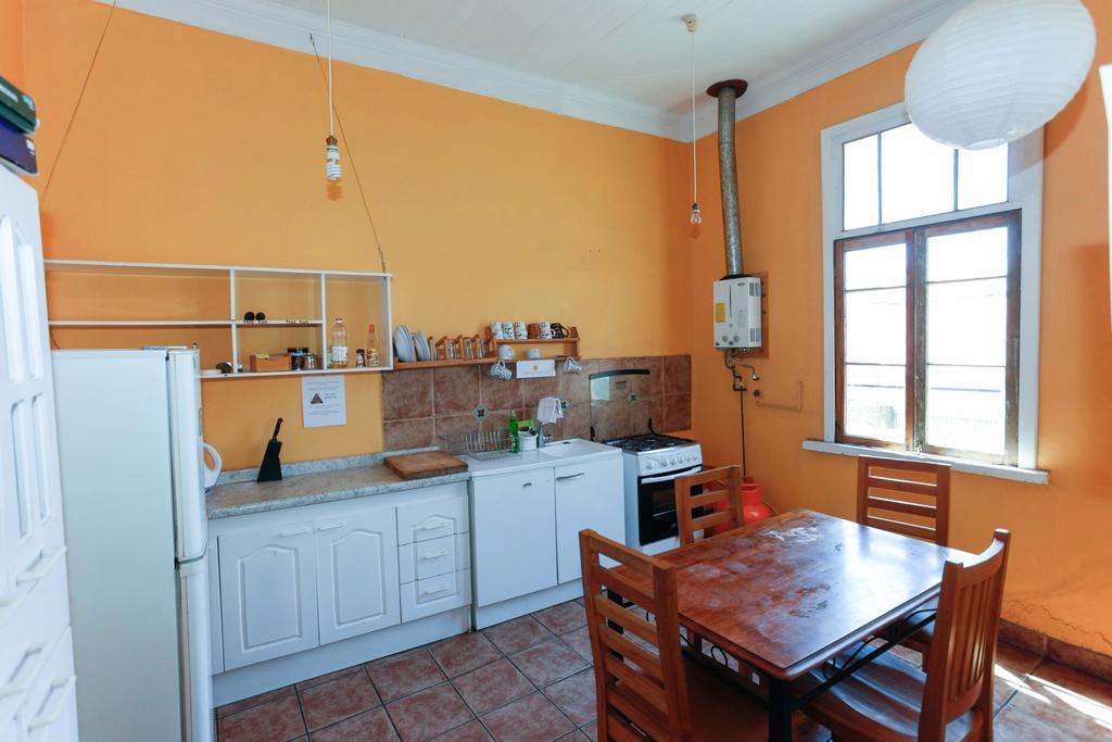 Hostal Casa Verde Limon บัลปาราอีโซ ภายนอก รูปภาพ