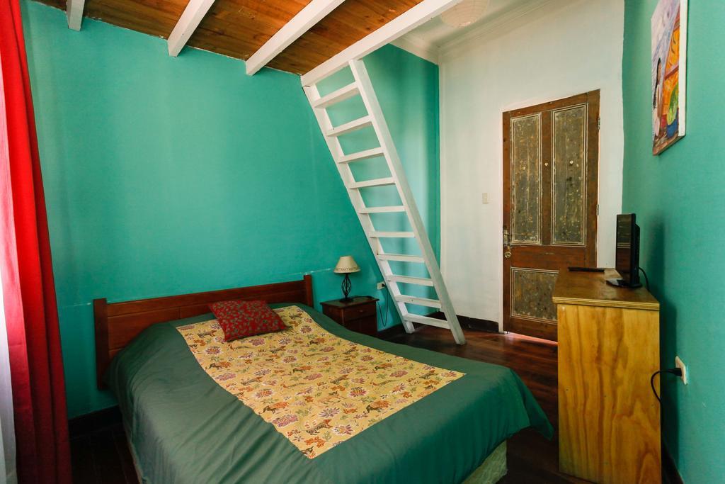Hostal Casa Verde Limon บัลปาราอีโซ ภายนอก รูปภาพ