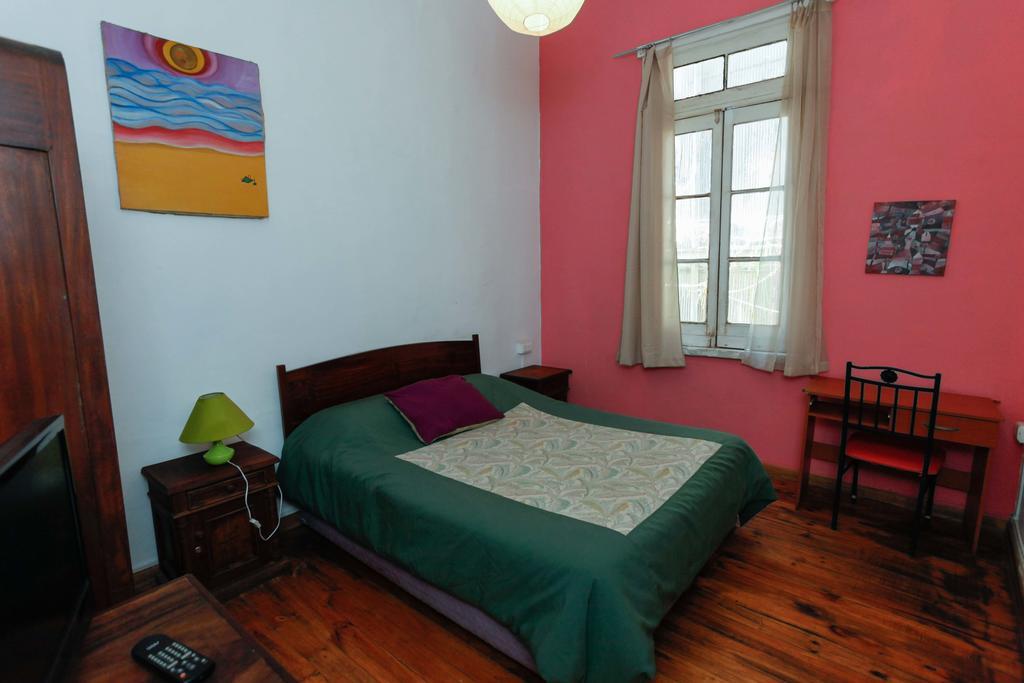 Hostal Casa Verde Limon บัลปาราอีโซ ภายนอก รูปภาพ