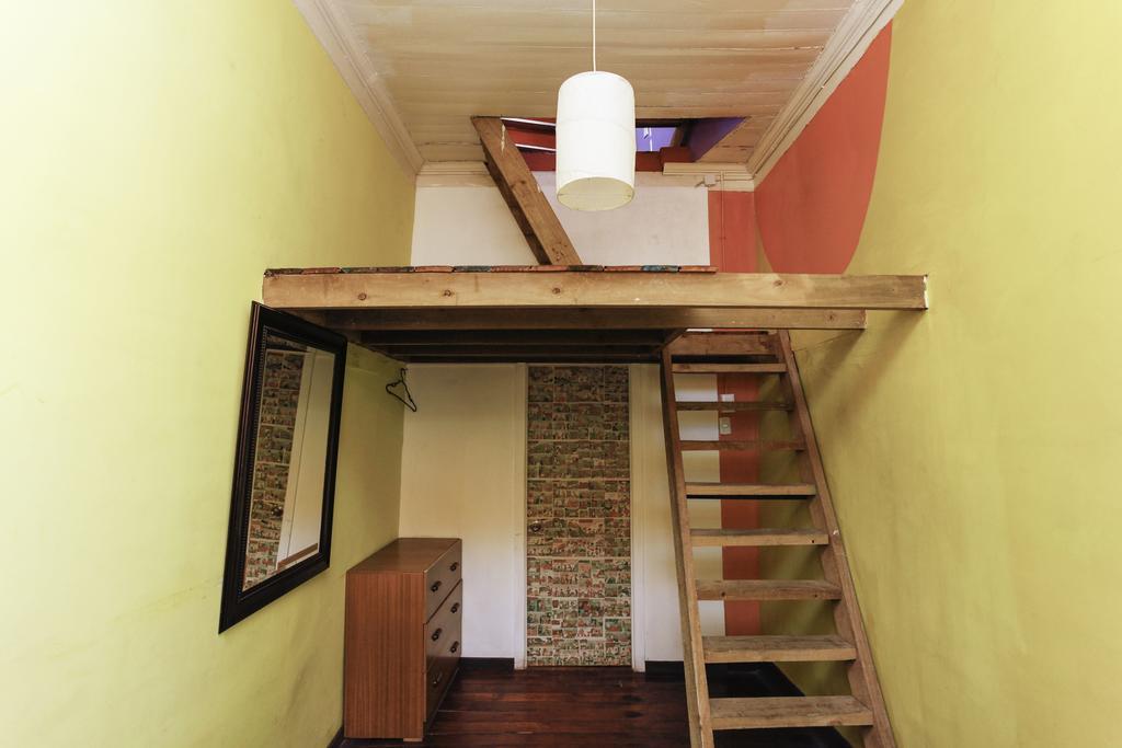 Hostal Casa Verde Limon บัลปาราอีโซ ภายนอก รูปภาพ