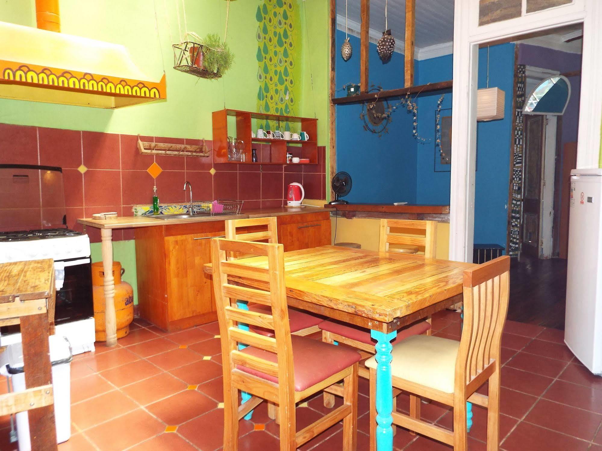 Hostal Casa Verde Limon บัลปาราอีโซ ภายนอก รูปภาพ