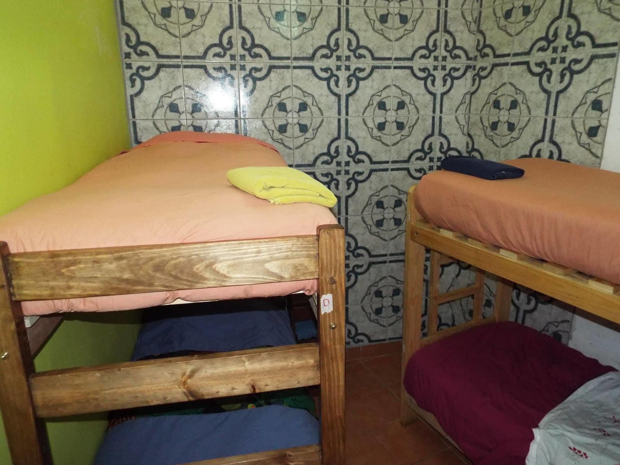 Hostal Casa Verde Limon บัลปาราอีโซ ภายนอก รูปภาพ