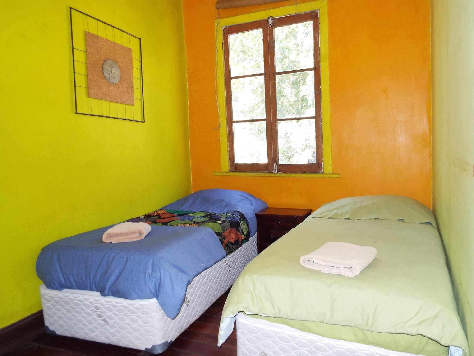 Hostal Casa Verde Limon บัลปาราอีโซ ภายนอก รูปภาพ