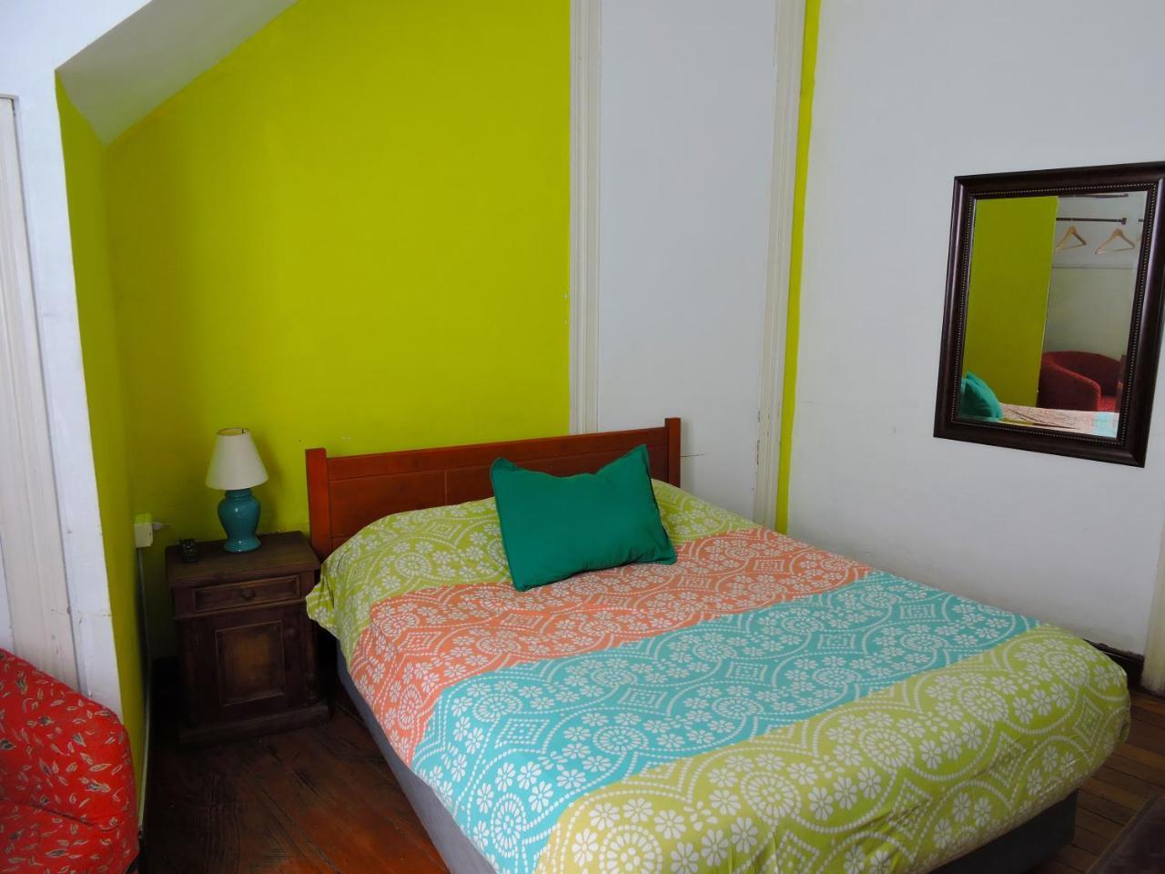 Hostal Casa Verde Limon บัลปาราอีโซ ภายนอก รูปภาพ