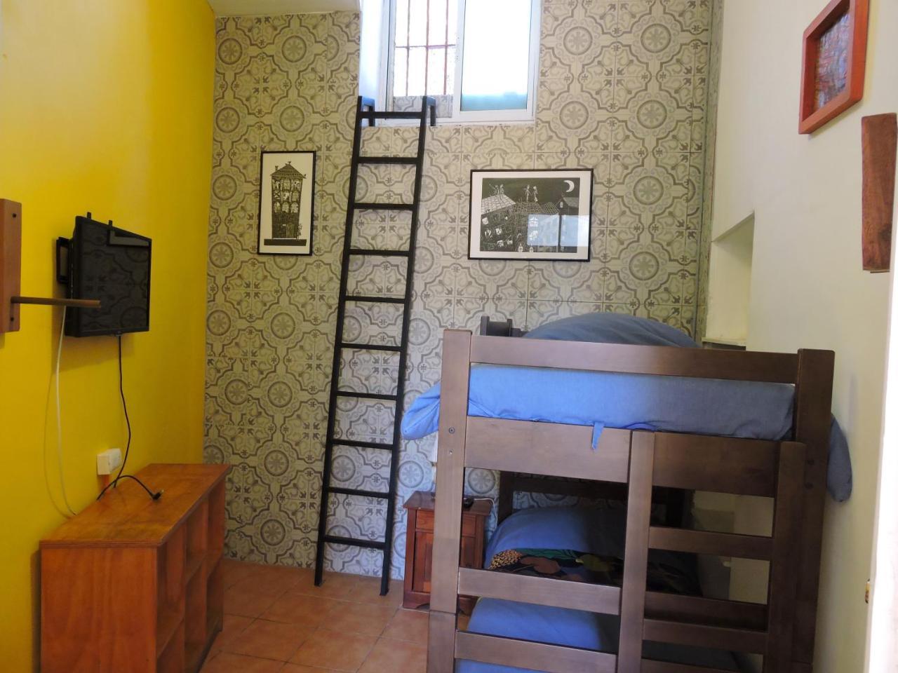 Hostal Casa Verde Limon บัลปาราอีโซ ภายนอก รูปภาพ