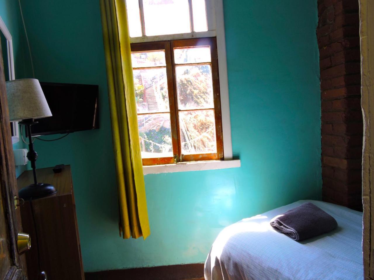 Hostal Casa Verde Limon บัลปาราอีโซ ภายนอก รูปภาพ
