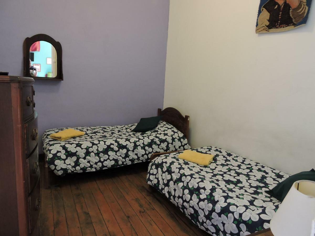 Hostal Casa Verde Limon บัลปาราอีโซ ภายนอก รูปภาพ